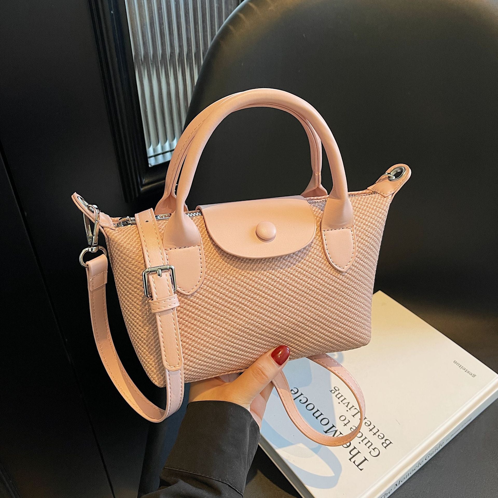 Niche Dragon Dumpling Bag Women's Contrast Shoulder Handbag