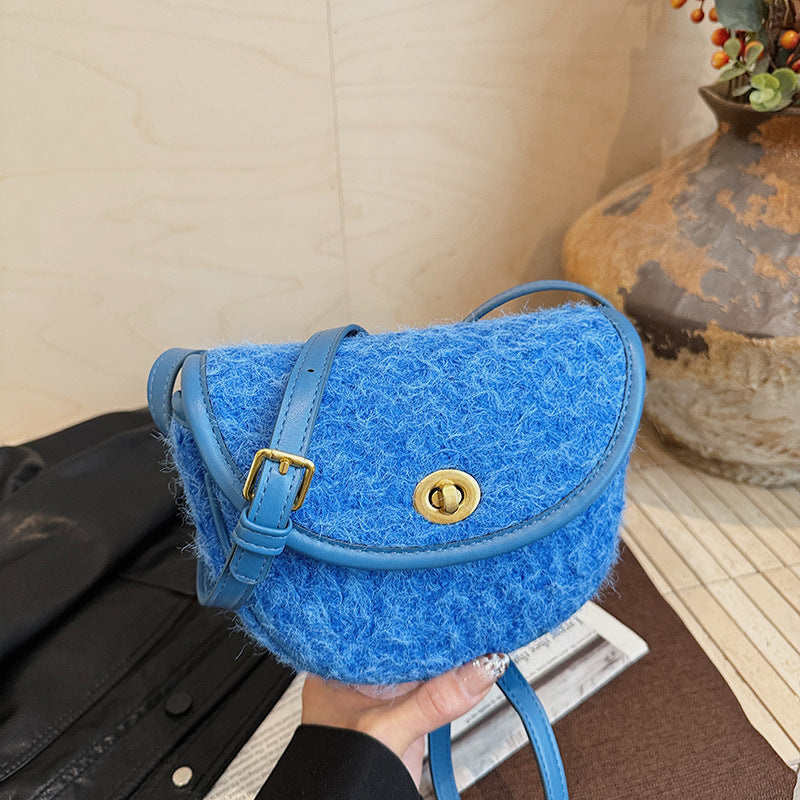 Ins Niche Plush Saddle Bag High-End Retro Messenger Bag