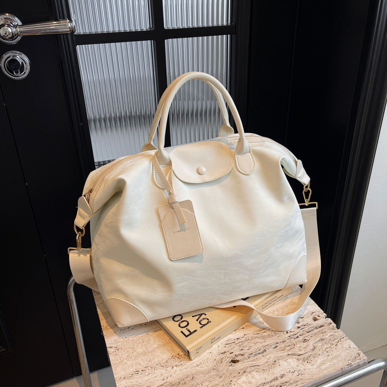 Smudged Pleated Large Oxford Messenger Shoulder Bag