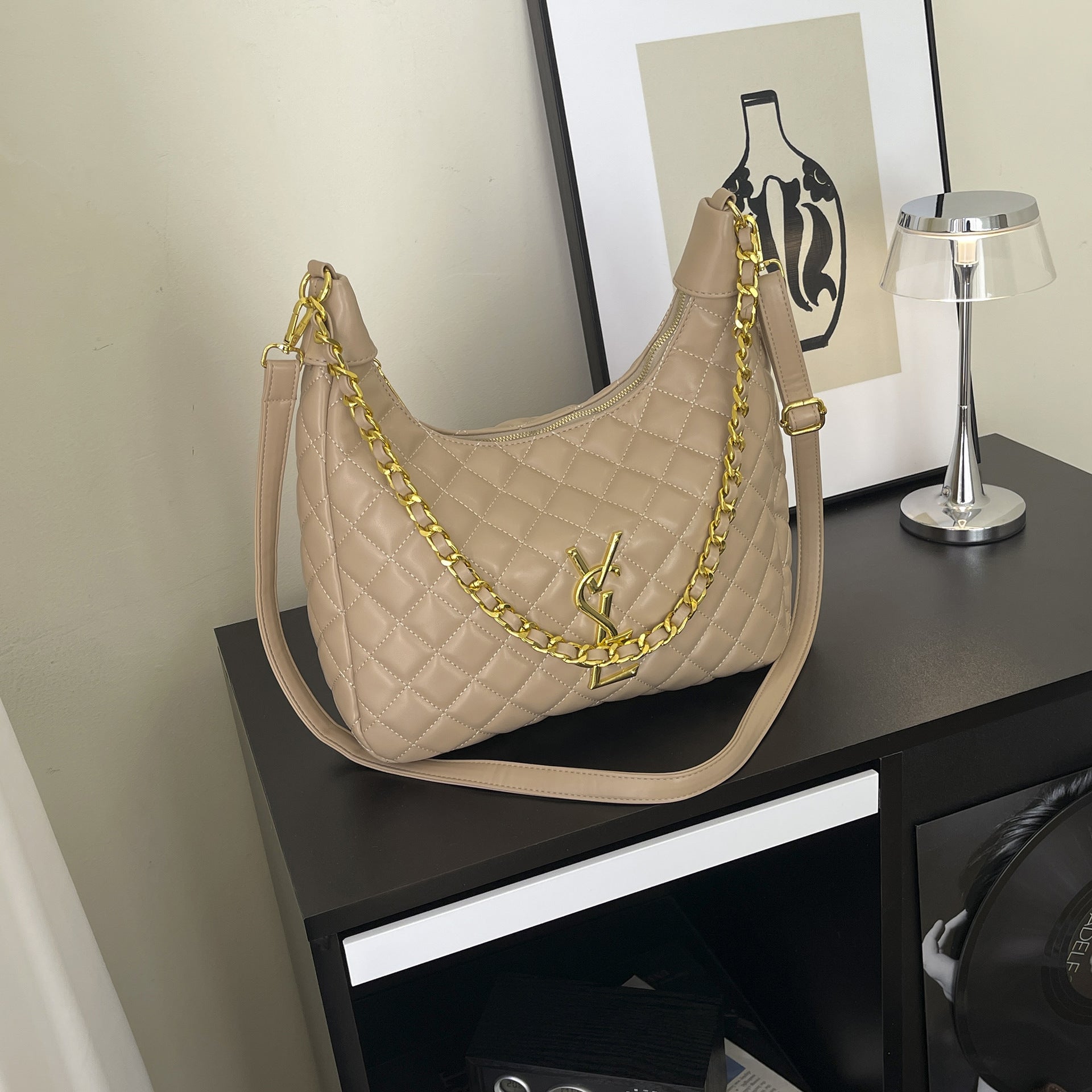 Chain Rhombus Embroidery Large Capacity Shoulder Handbag