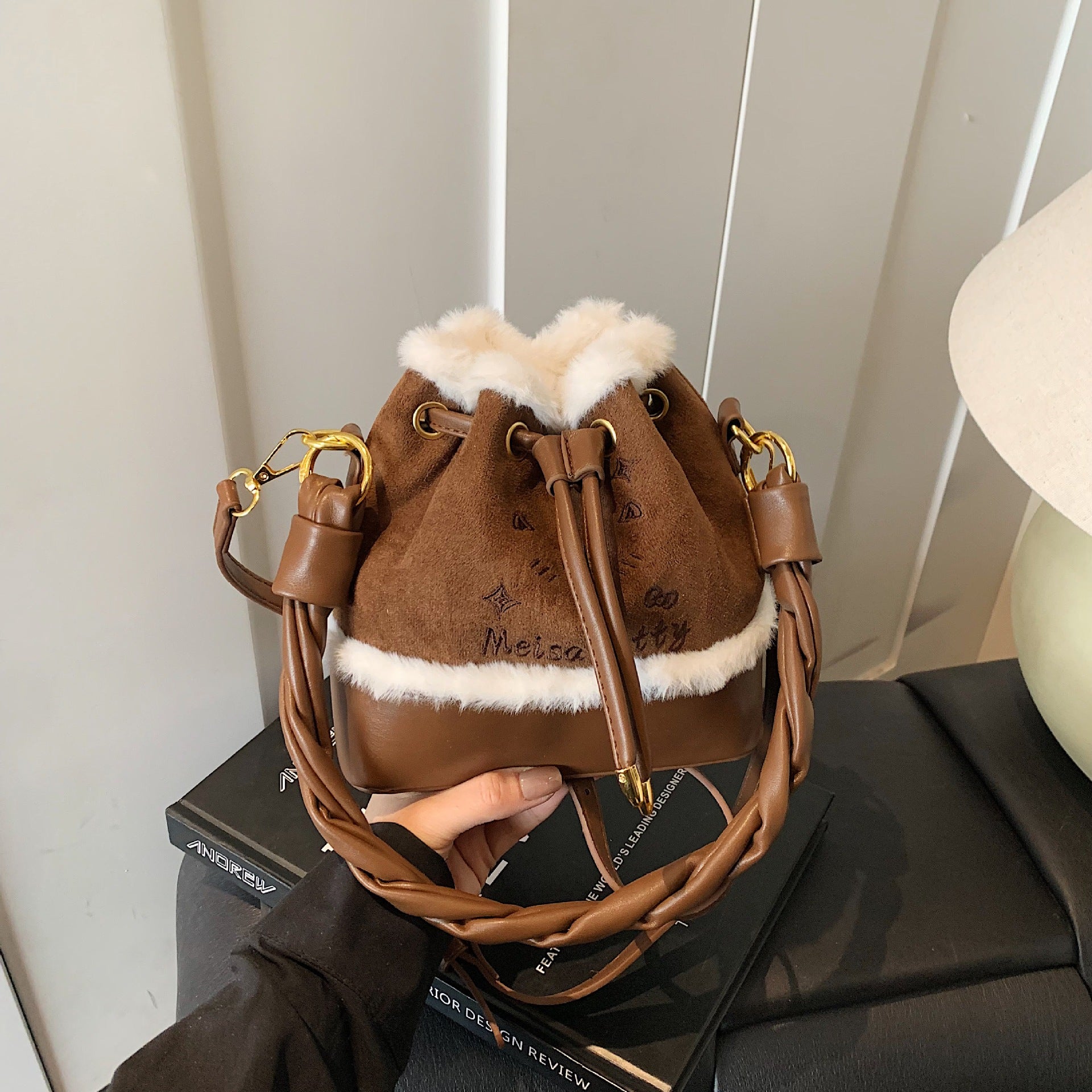 Trendy Plush Splicing Bucket Bag Contrasting Colors Shoulder Bag