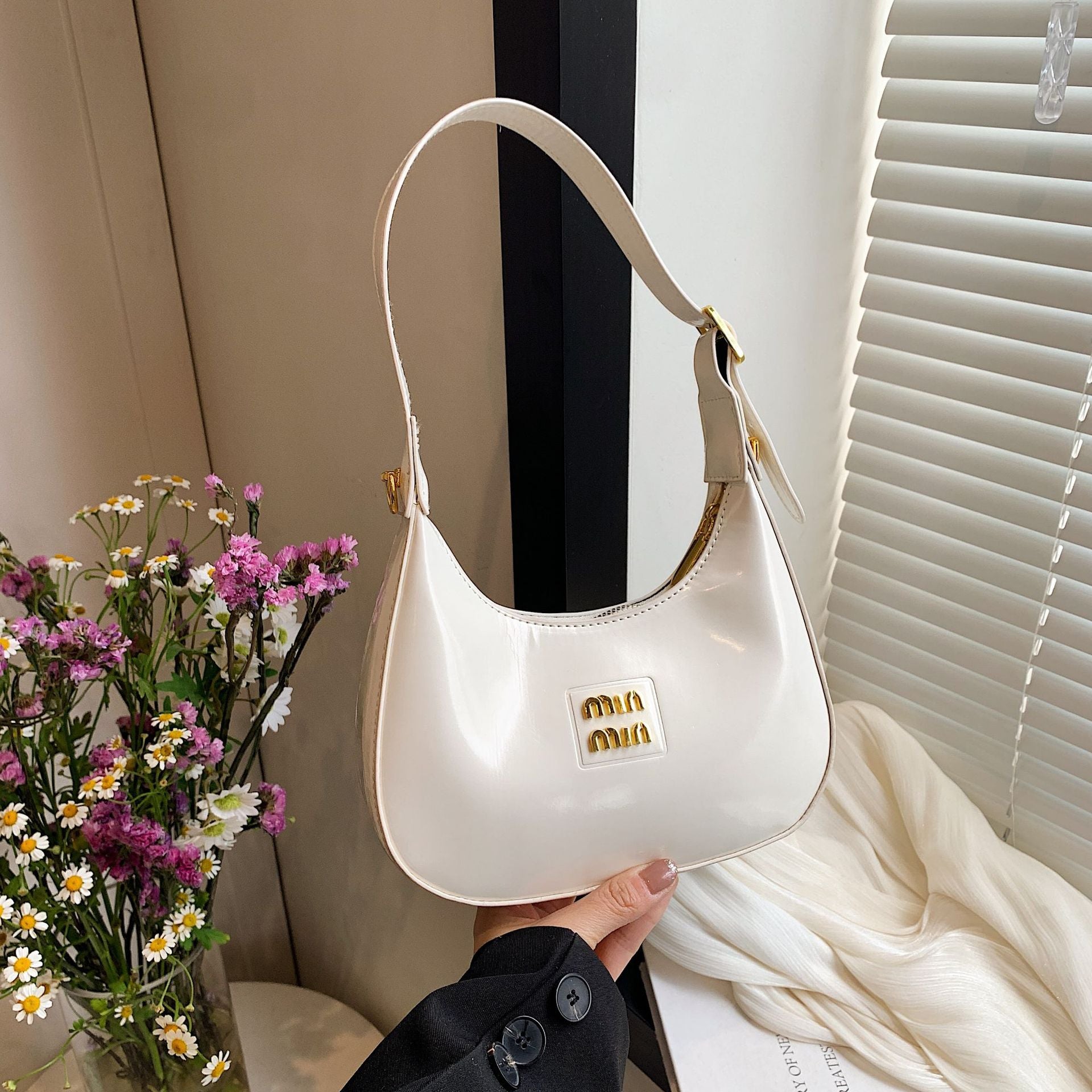 Trade Patent Leather Pillow Shoulder Bag Niche Style