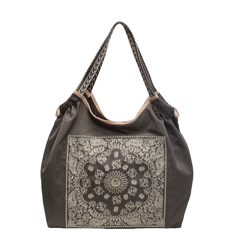 Nylon Shoulder Bag Light Ball Chain Versatile Large Capacity Underarm Handbag