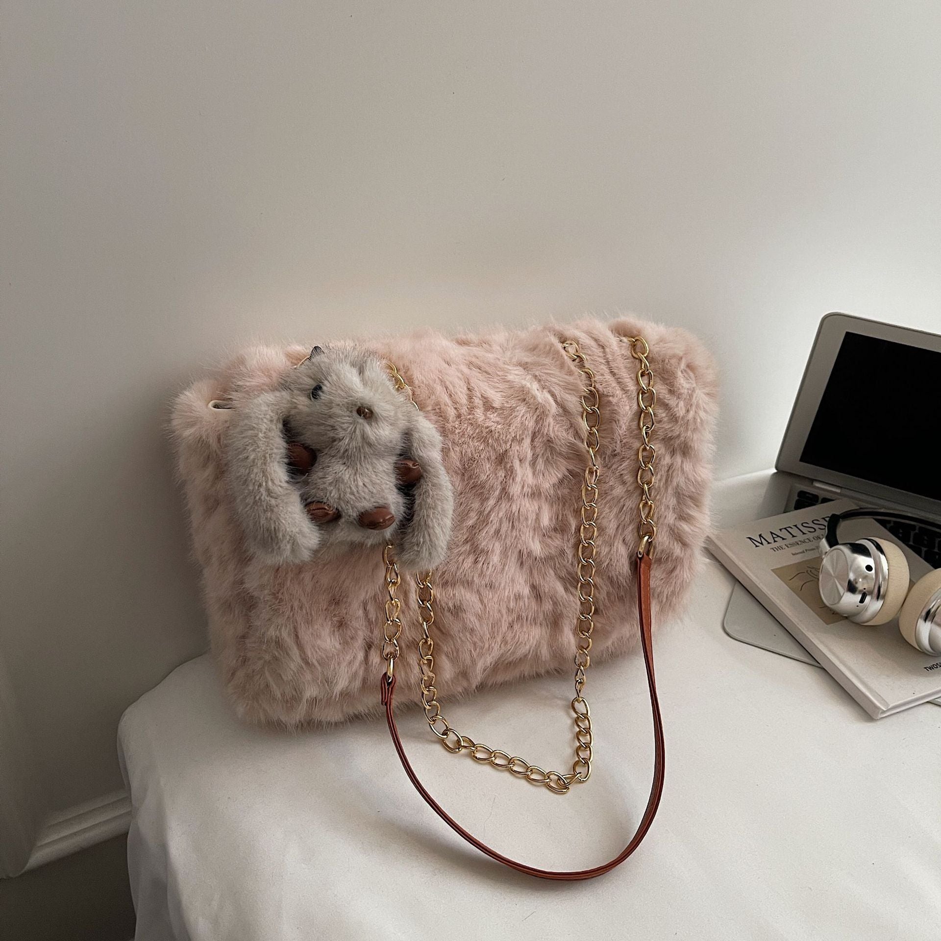 Trendy Versatile Chain Plush Bag Large Capacity Shoulder Bag