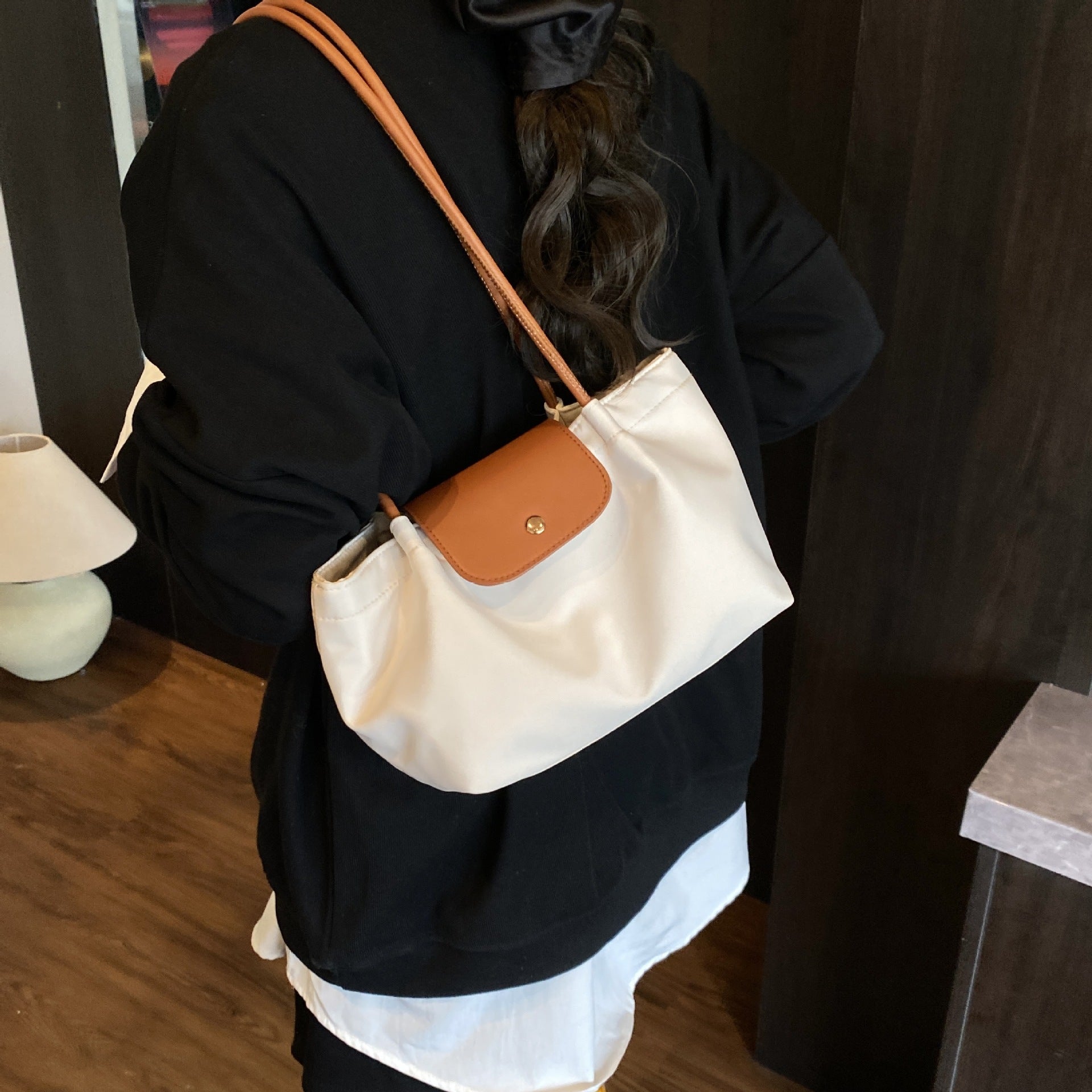 Simple Dragon Tote Bag Long Shoulder Strap Anniversary Bag