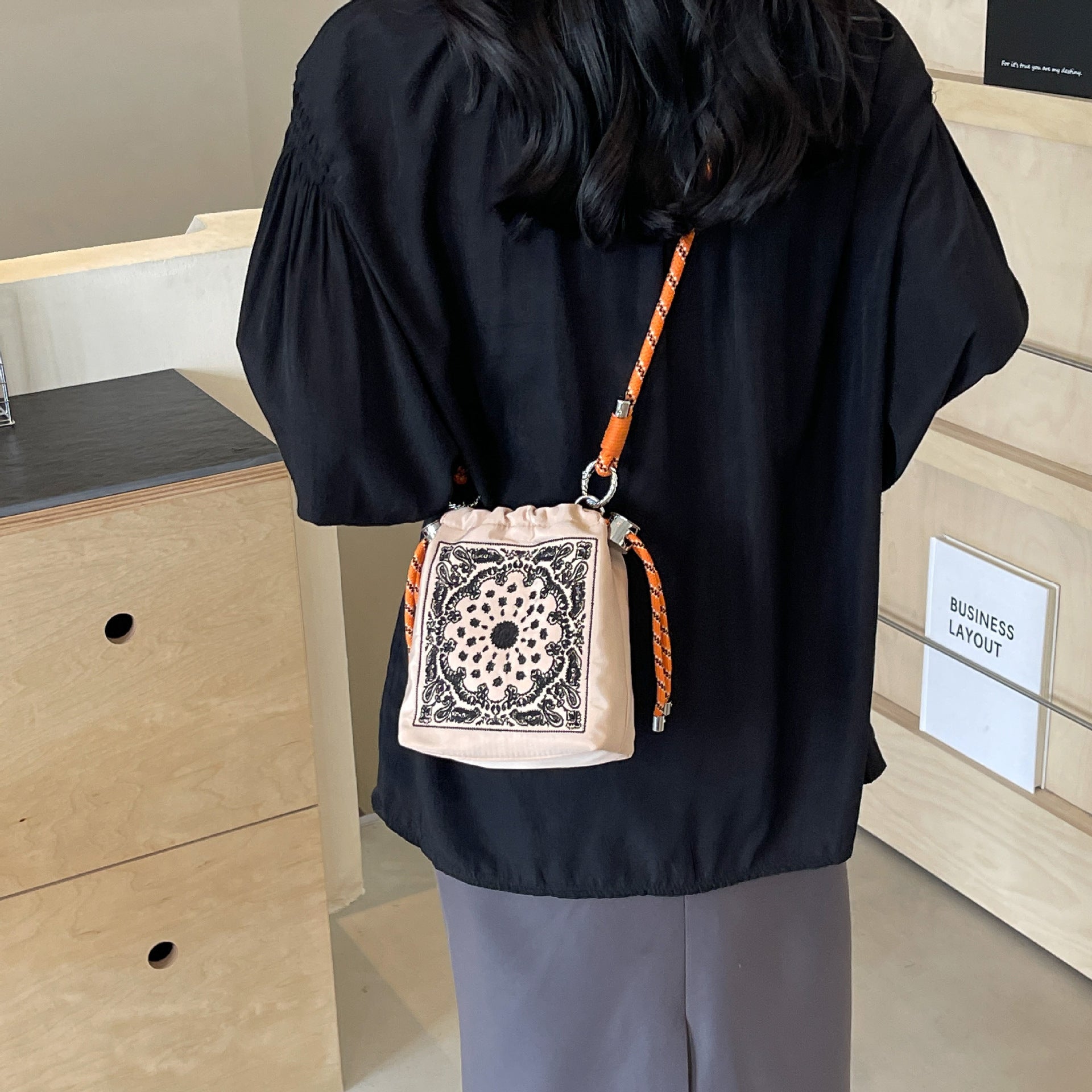 Embroidered Ball Chain Drawstring Bucket Bag Lightweight Crossbody Shoulder Bag