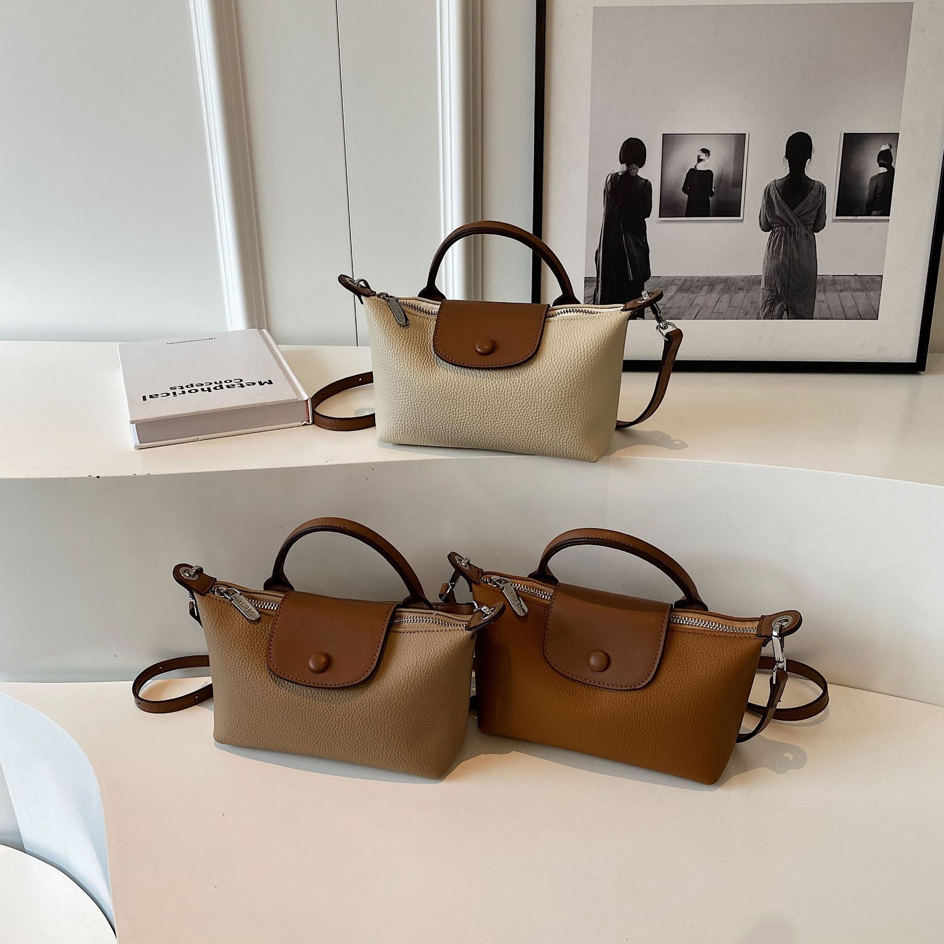 Premium Retro Texture Dumpling Shoulder Messenger Bag