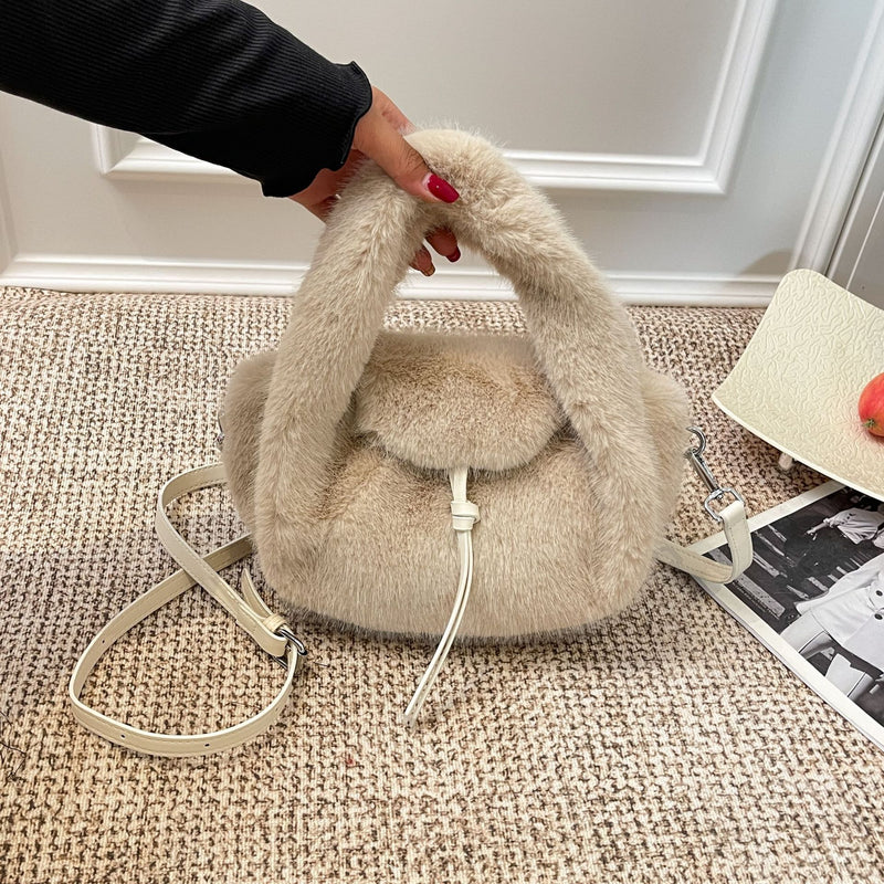 Niche Wool Bucket Bag for Commuters