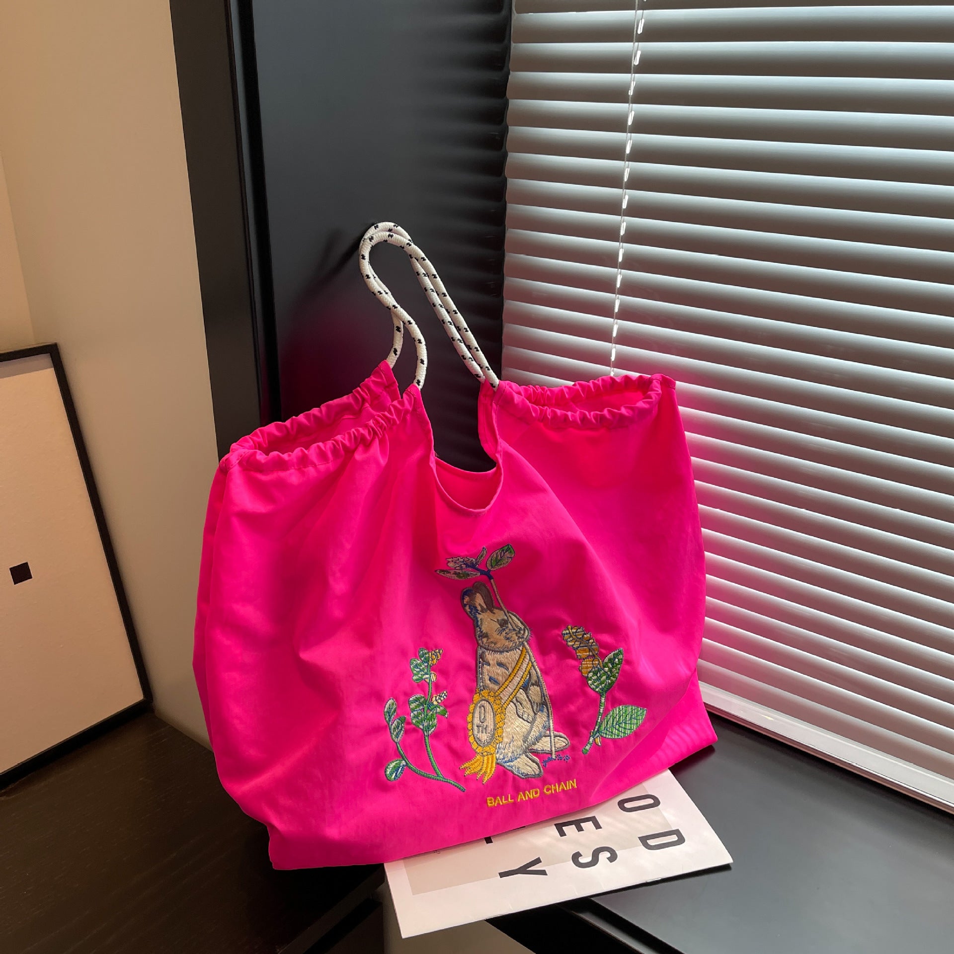 Rabbit Embroidery Shoulder Bag with Drawstring Chain