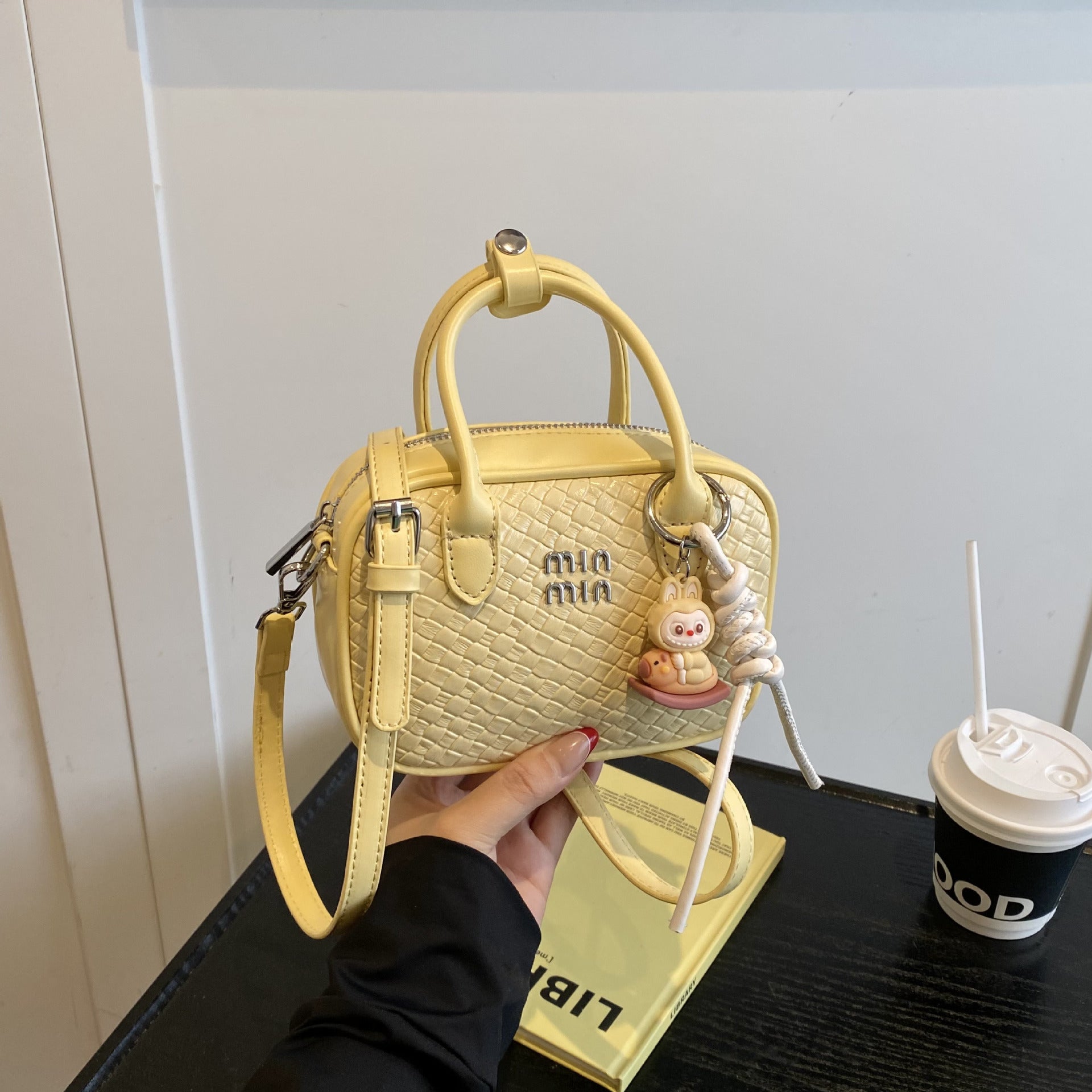 Niche Woven Bowling Shoulder Bag Women's Pillow Handbag