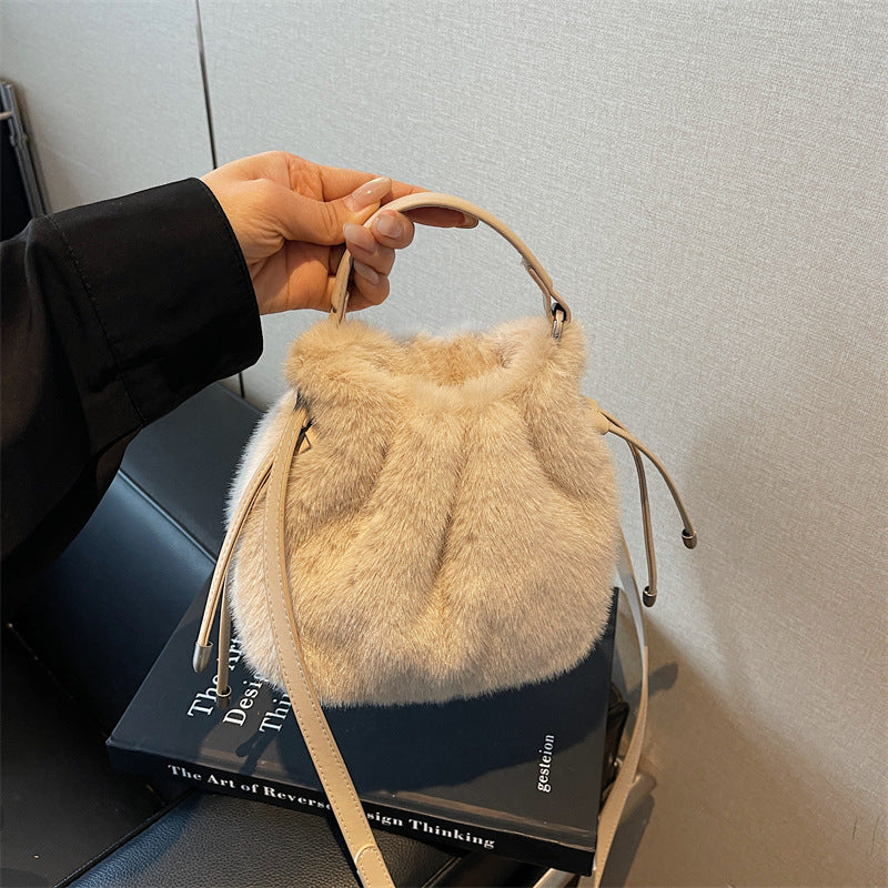 Plush Women's Messenger Bag Soft Daily Shoulder Pleated Bucket Bag