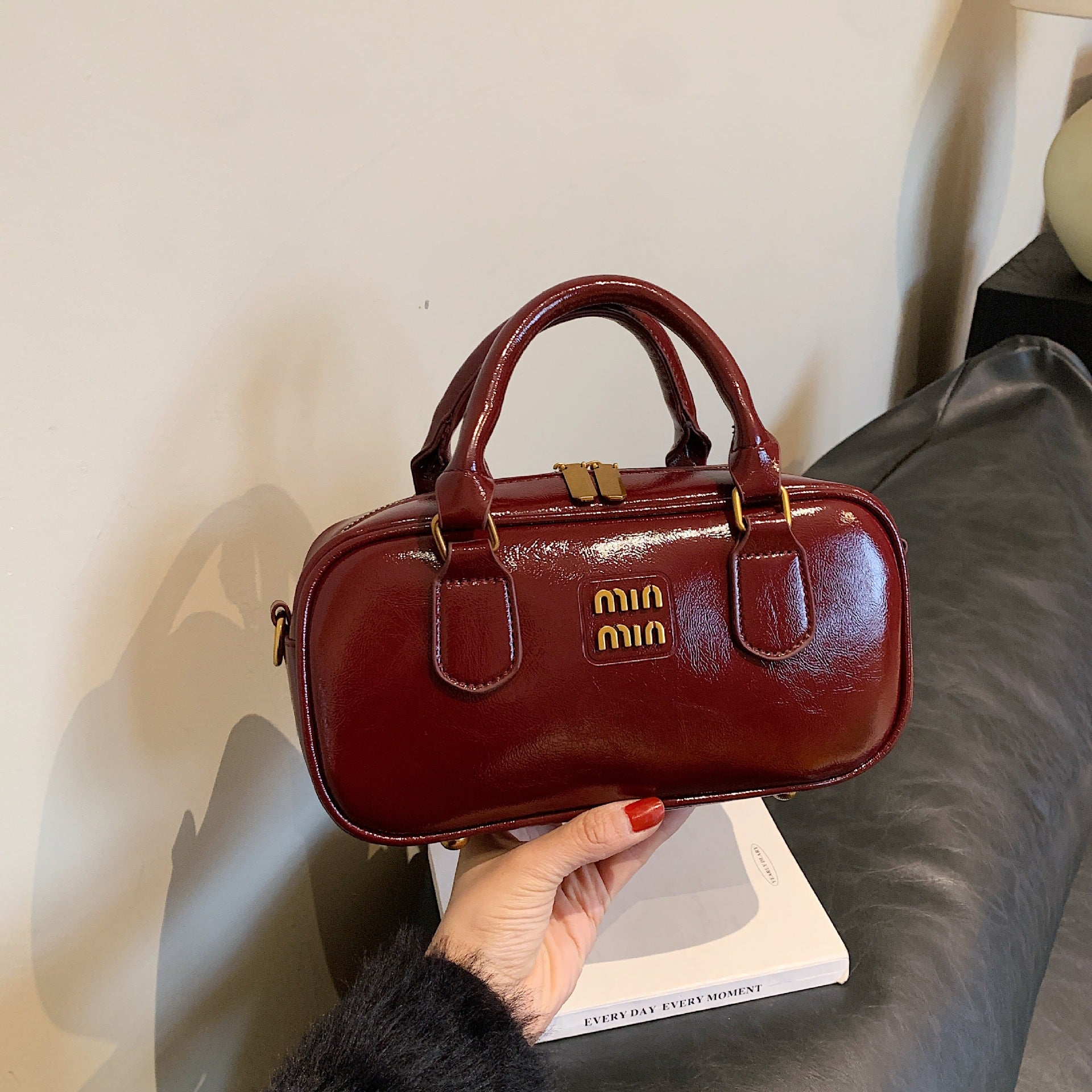 Simple Square Messenger Bag Retro Portable Bowling Bag 2024