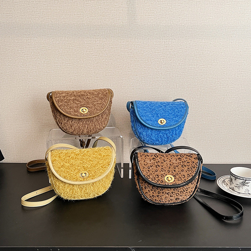 Ins Niche Plush Saddle Bag High-End Retro Messenger Bag