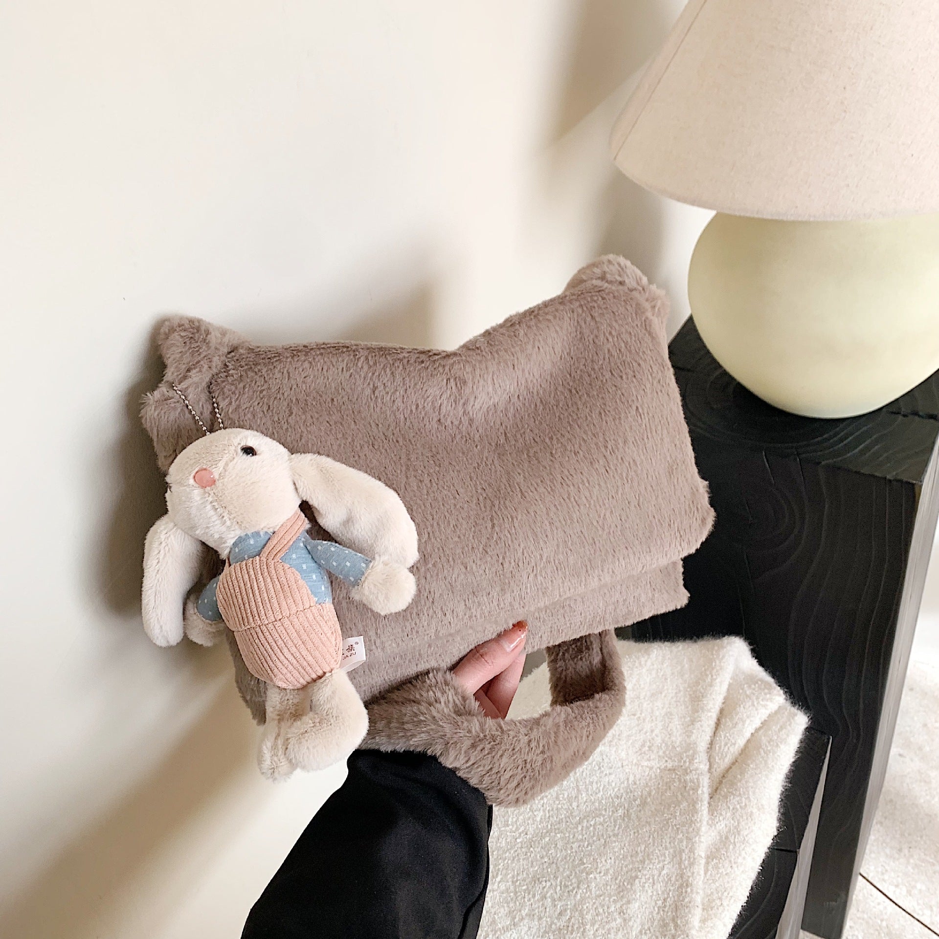 Fashion Plush Shoulder Bag Light Luxury Square Commuter Messenger