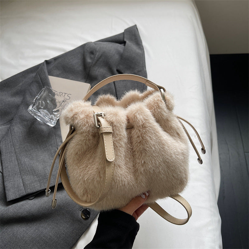 Plush Women's Messenger Bag Soft Daily Shoulder Pleated Bucket Bag