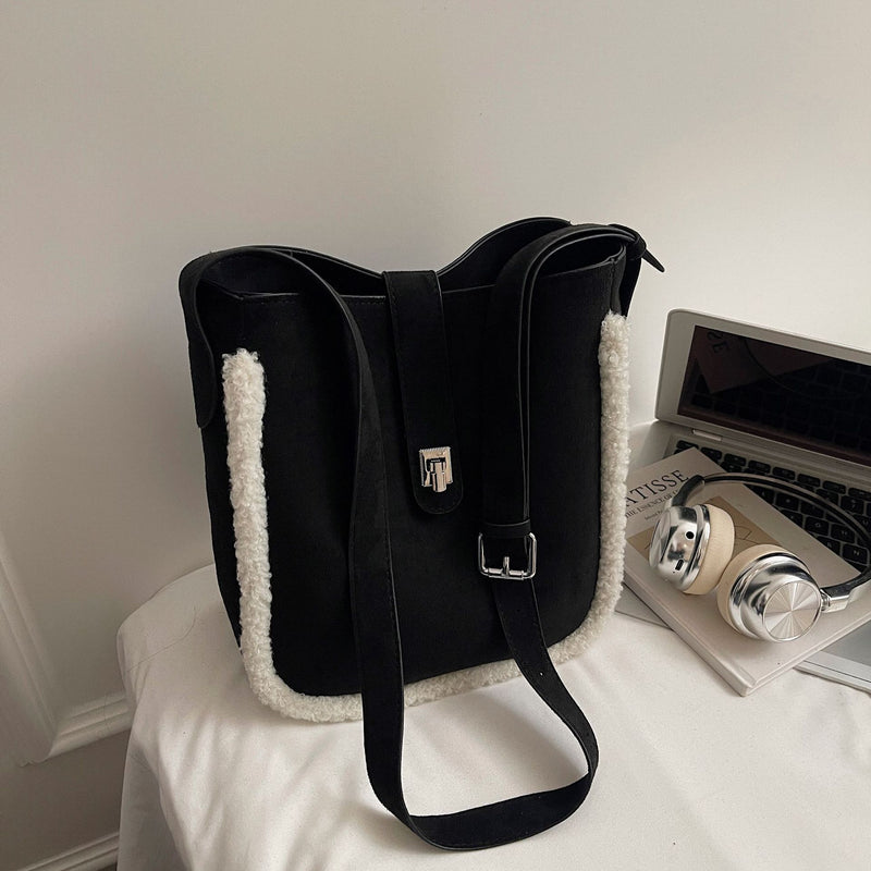Maillard Retro Bucket Bag Large Capacity Plush Shoulder Bag