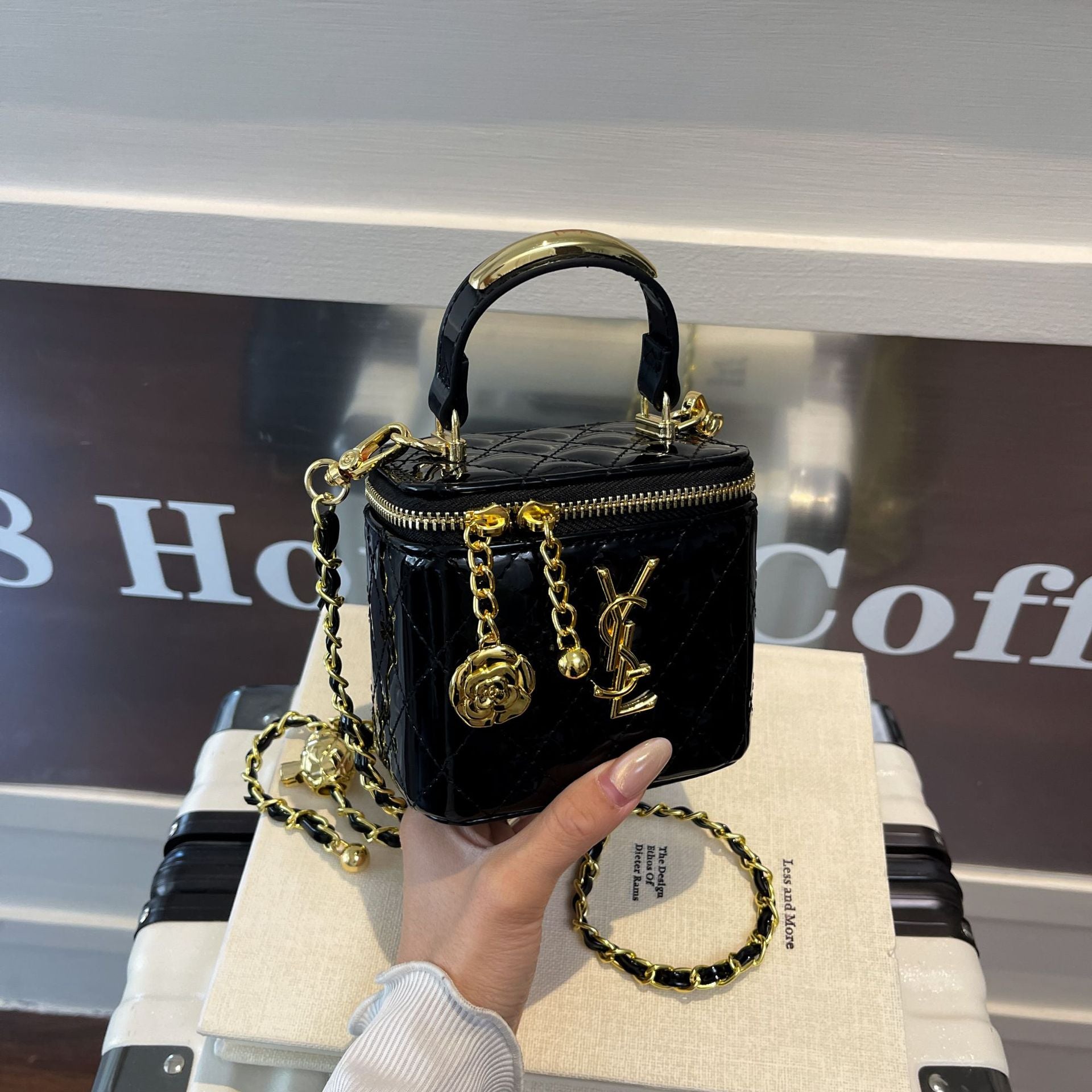 Light Luxury Embroidery Chain Crossbody Square Bag for Women
