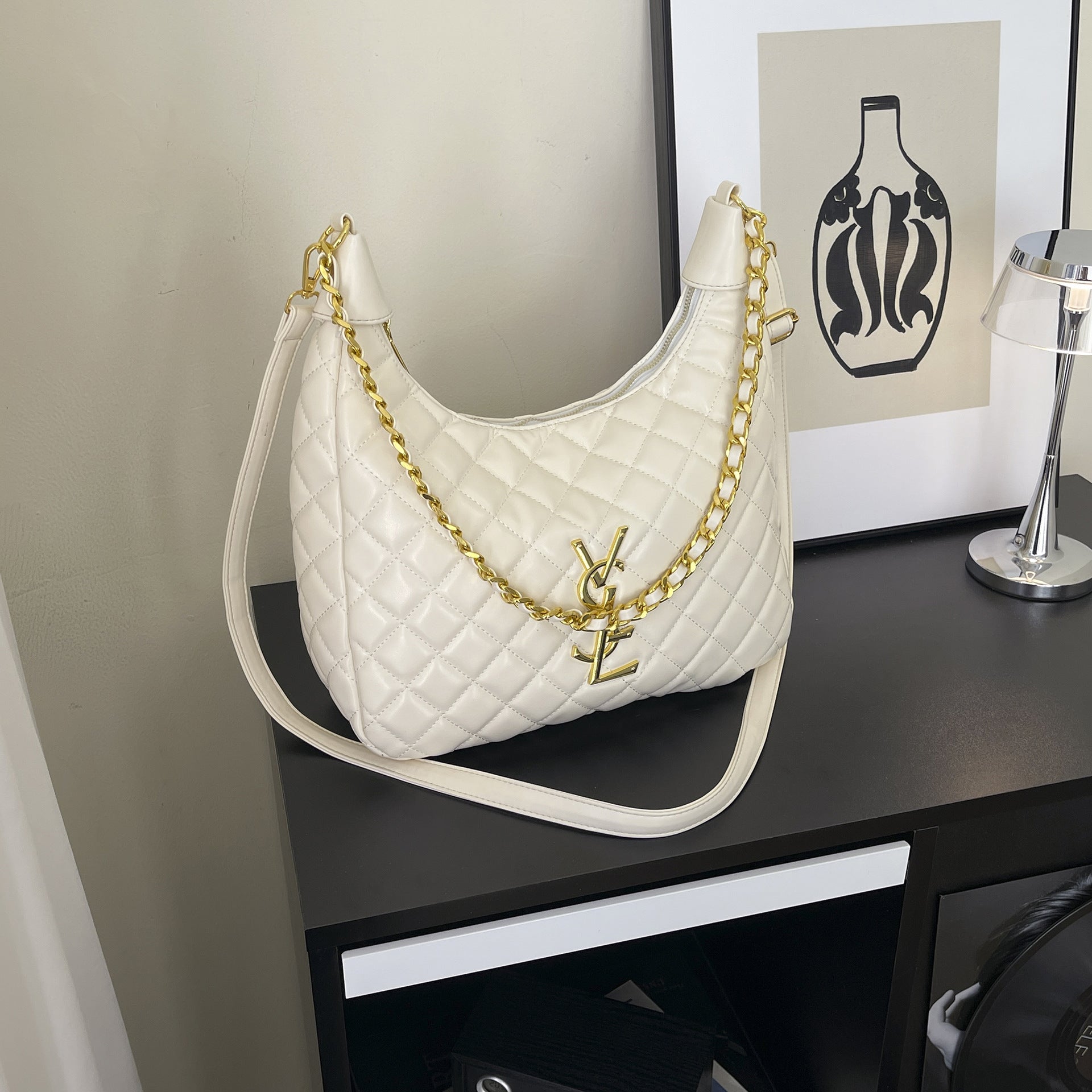 Chain Rhombus Embroidery Large Capacity Shoulder Handbag