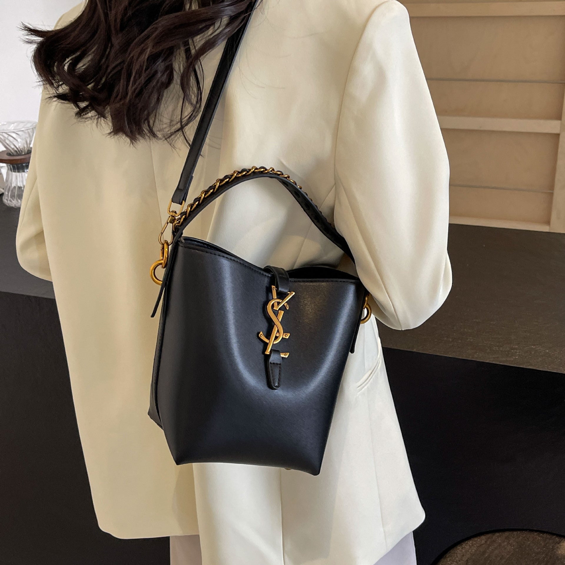Chain Bucket Bag Women's Luxury Shoulder Crossbody Handbag