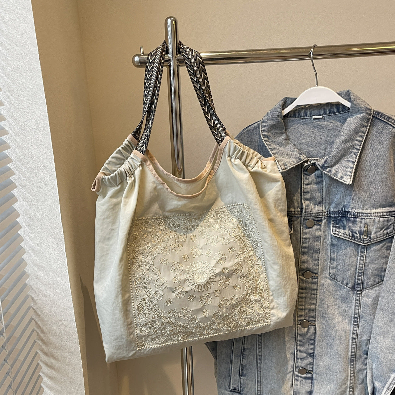 Nylon Shoulder Bag Light Ball Chain Versatile Large Capacity Underarm Handbag