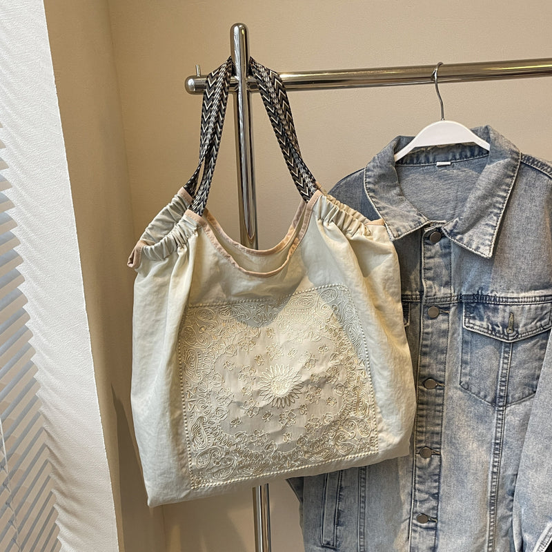 Nylon Shoulder Bag Light Ball Chain Versatile Large Capacity Underarm Handbag
