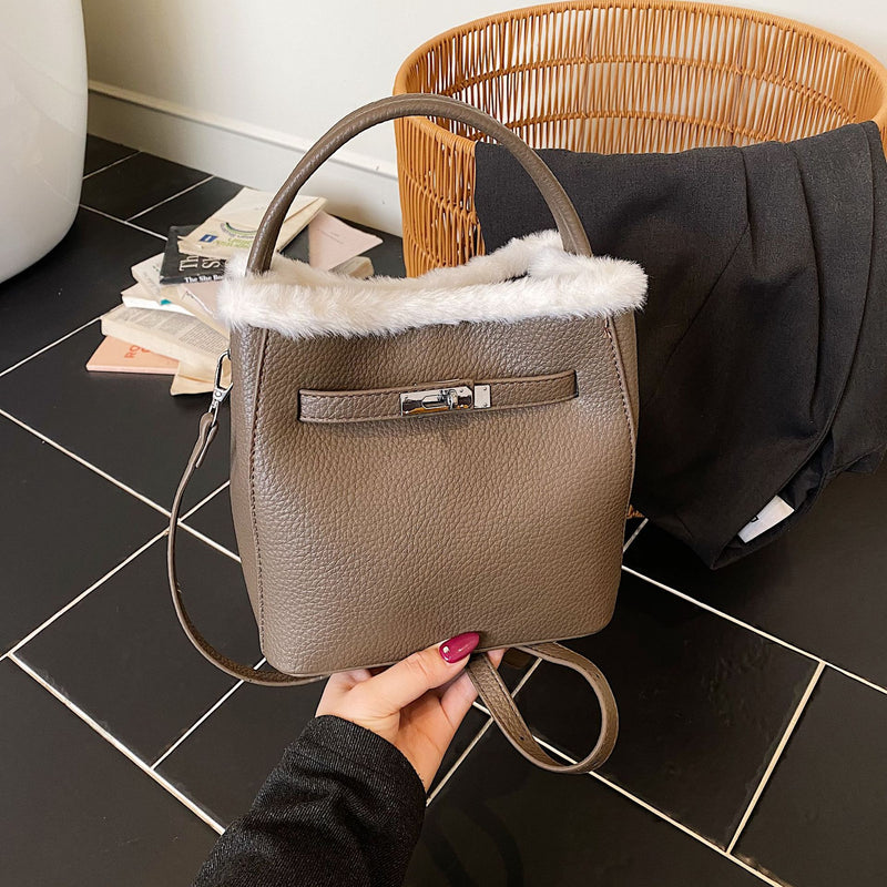 Retro Trend Bucket Handbag Fashion Plush Splicing Lock Messenger Bag