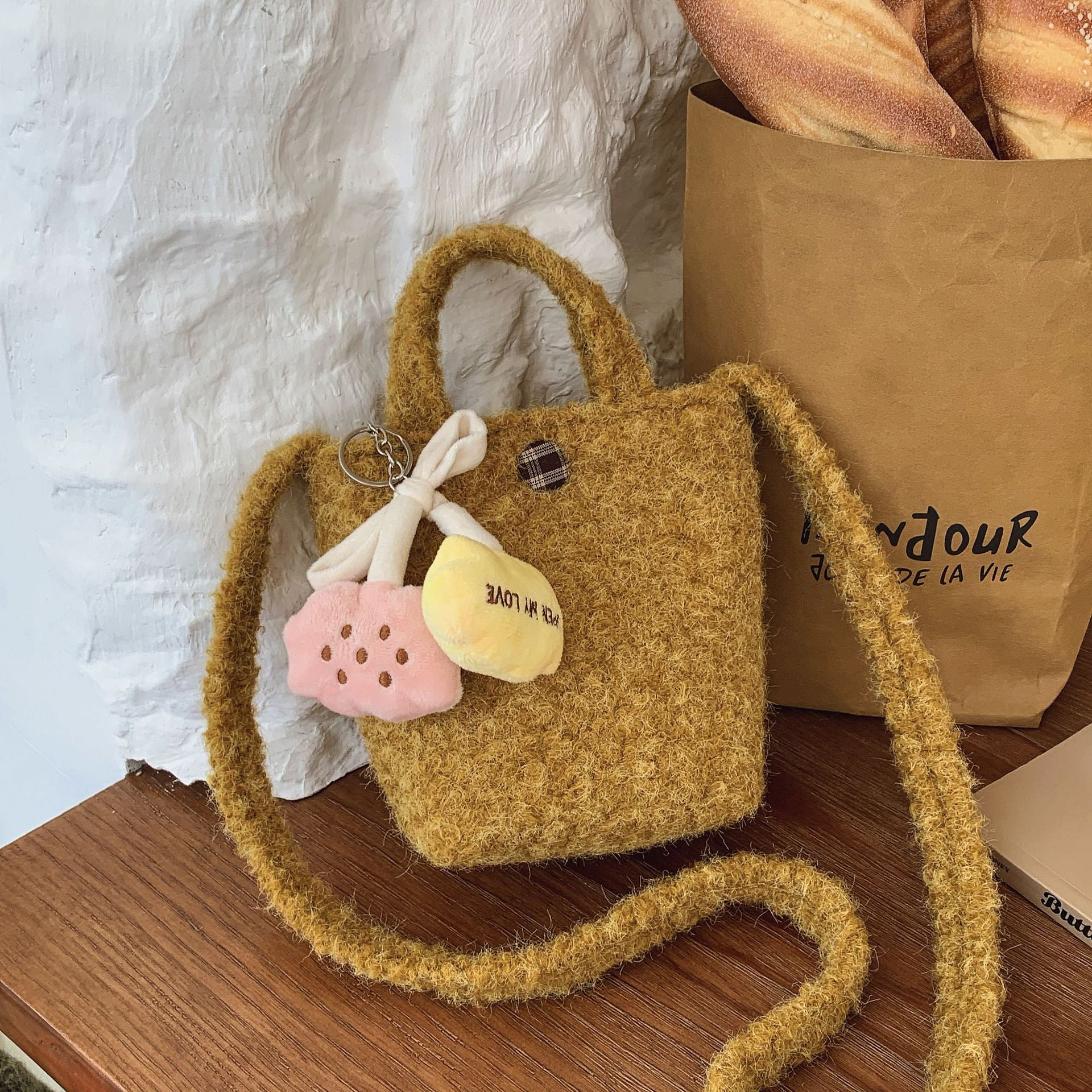 Fashionable Plush Bucket Bag for Commuting and Going Out