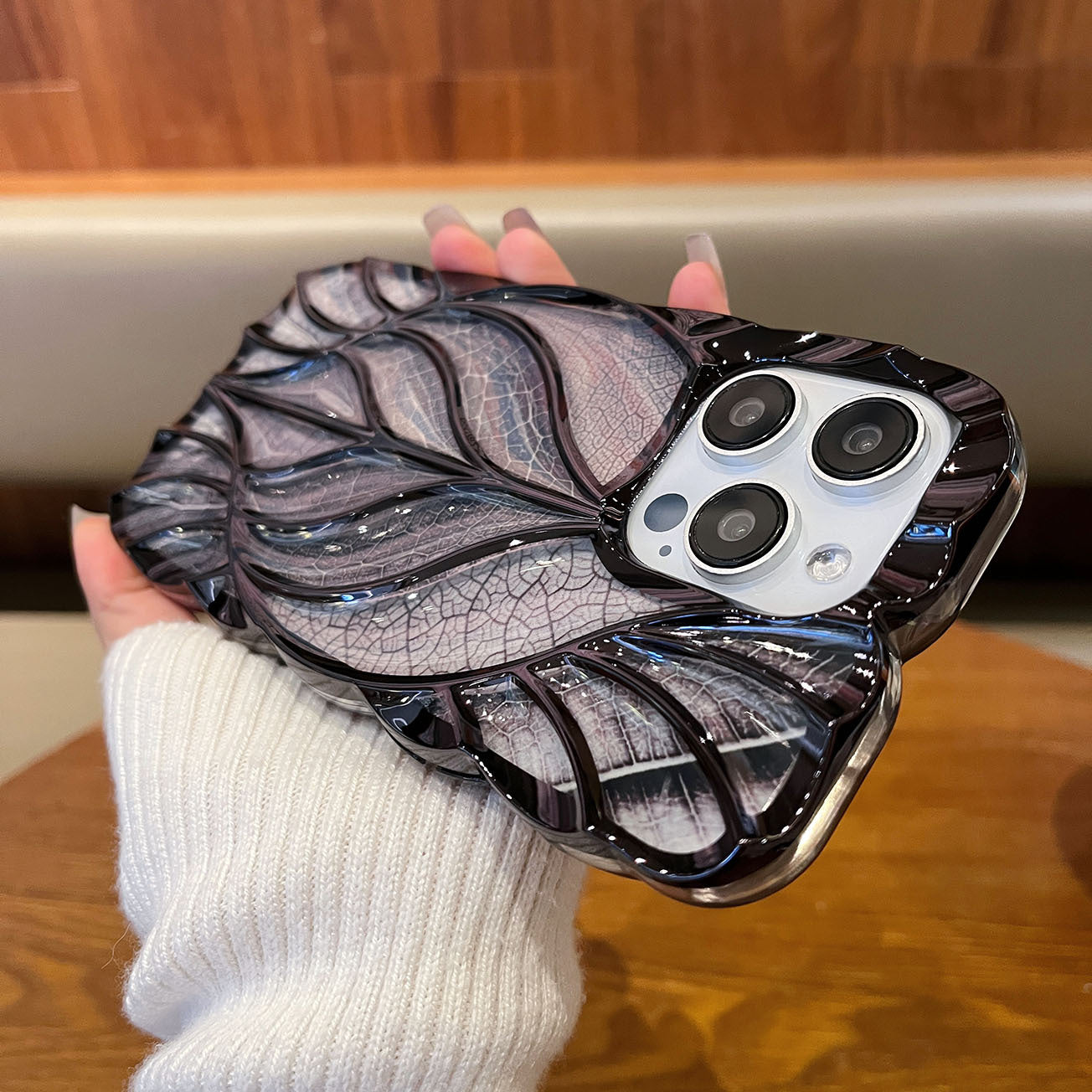 IPhone 17 Pro Max Luxury 3D Leaf Non-Slip Anti-Drop Case
