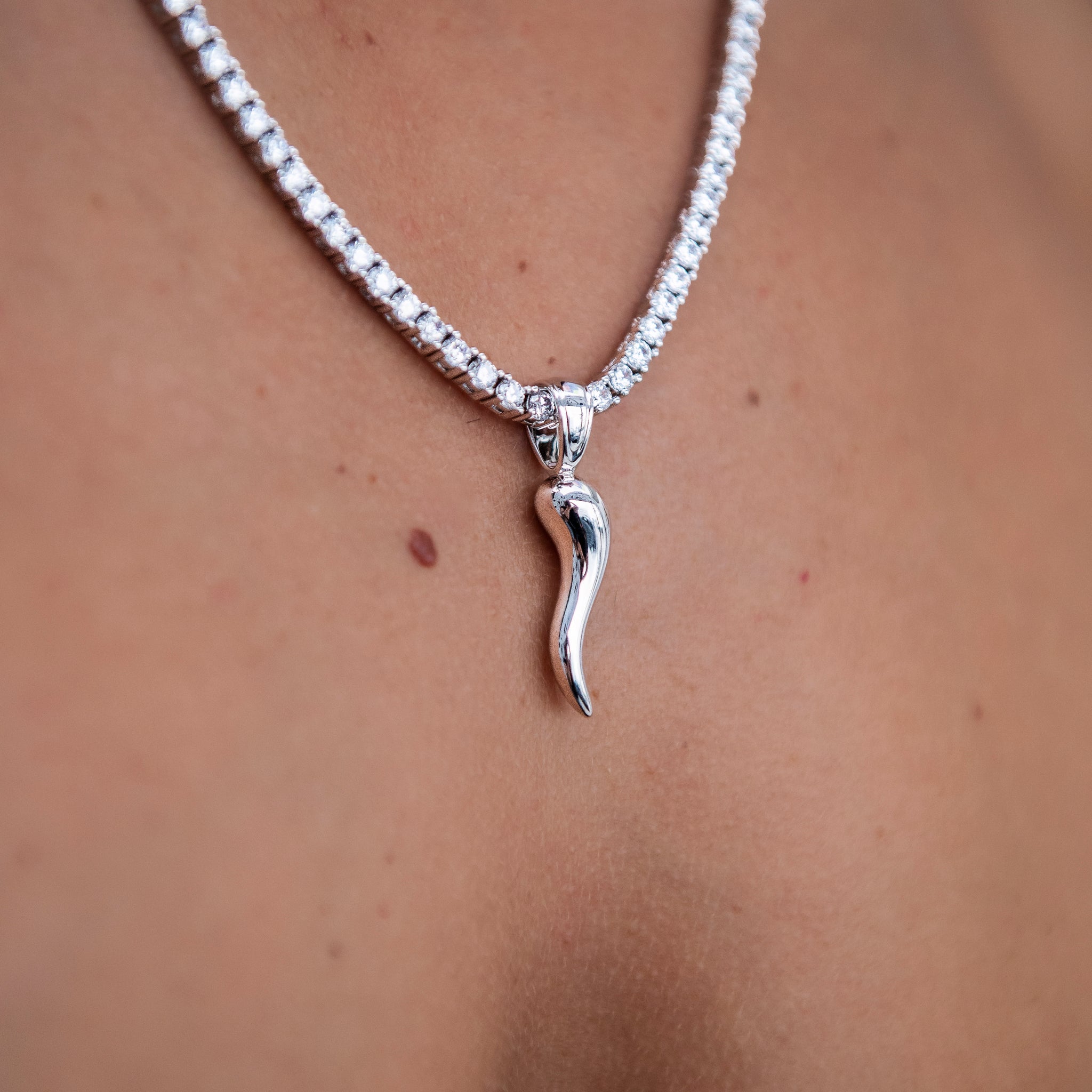Italian Horn Pendant in White Gold