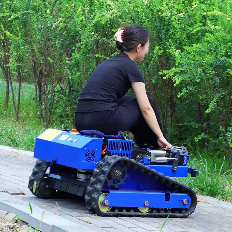 Customized orchard crawler self-propelled lawn mower and grass crusher for even grass crushing
