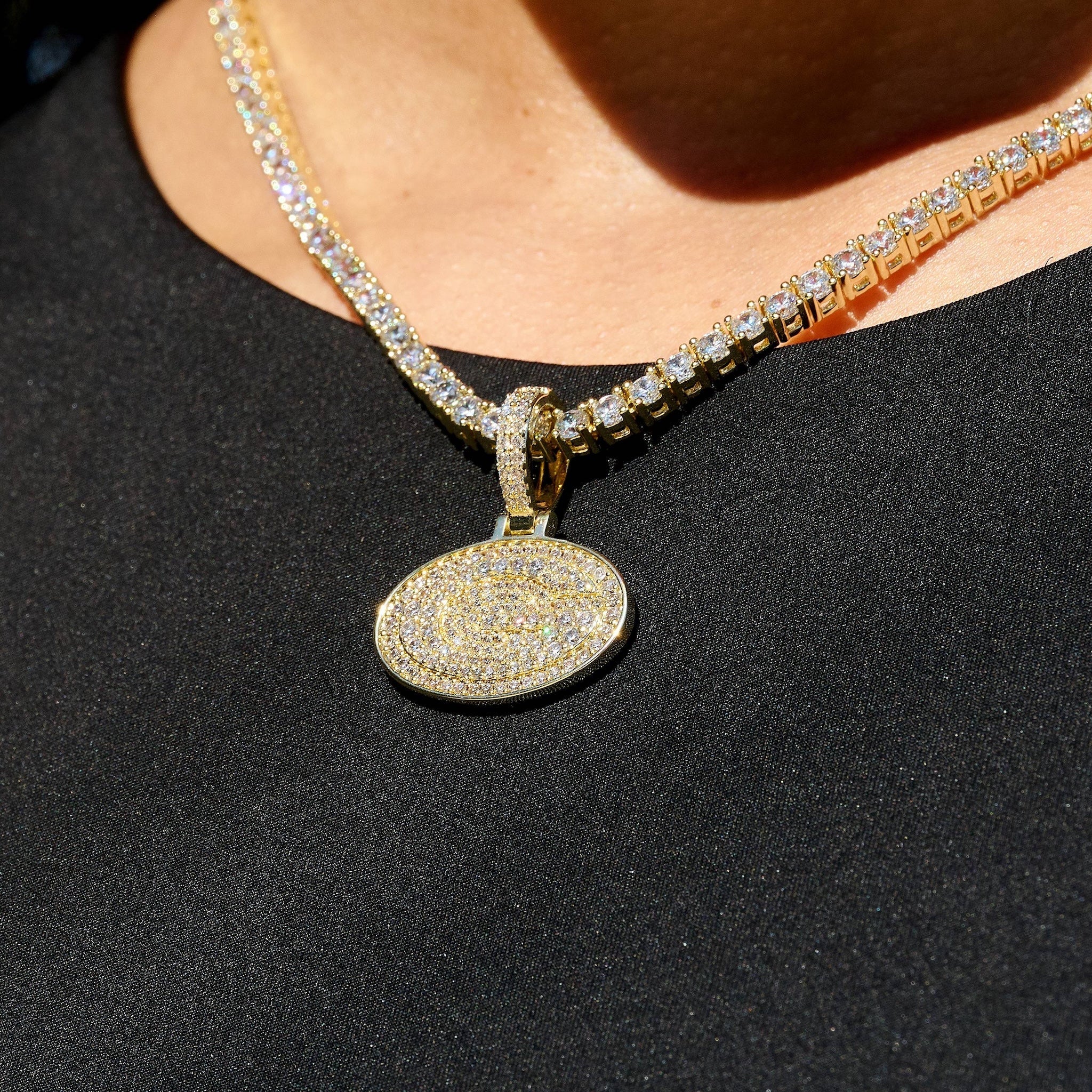 Green Bay Packers Official NFL Micro Logo Pendant in Yellow Gold